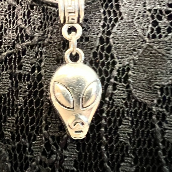 Alien Head Rush Necklace with Saturn-like Planetary Charm For Back of Your Neck - Picture 4 of 11